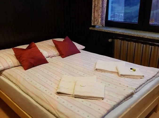 Eden Nocleg ze śniadaniem *